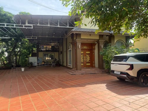 ផ្ទះវីឡាលក់បន្ទាន់