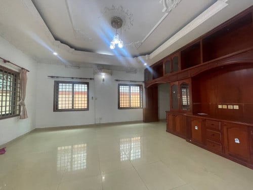 ផ្ទះវីឡាសម្រាប់ជួល នៅជិតរង្វង់មូលផ្សារដើមថ្កូវ