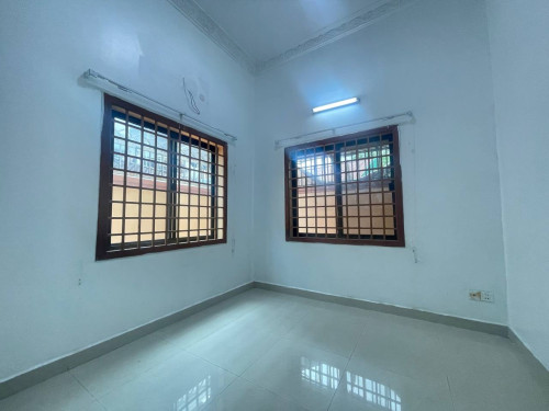 ផ្ទះវីឡាសម្រាប់ជួល នៅជិតរង្វង់មូលផ្សារដើមថ្កូវ
