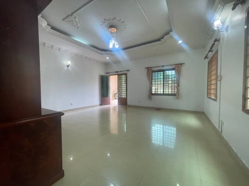 ផ្ទះវីឡាសម្រាប់ជួល នៅជិតរង្វង់មូលផ្សារដើមថ្កូវ