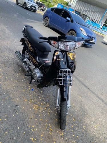 ម៉ូតូលក់