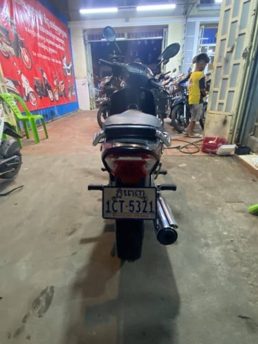 ម៉ូតូលក់
