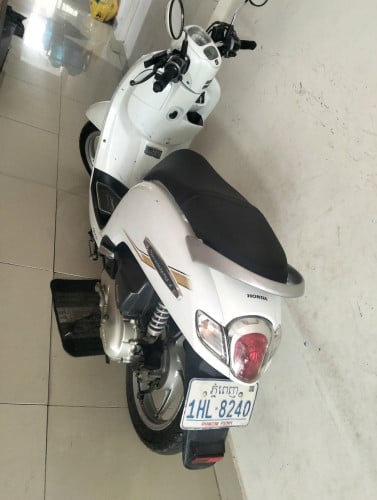 មានកាតគ្រីត្រឹមត្រូវ