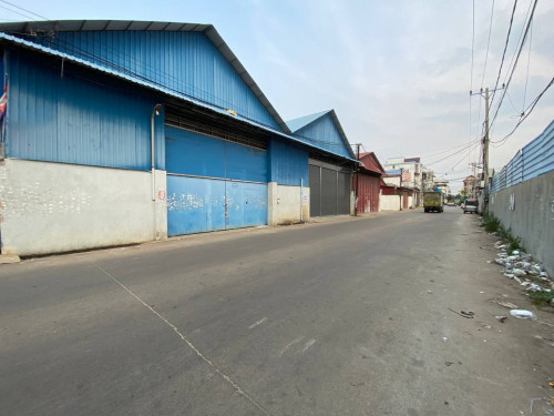ឃ្លាំងសម្រាប់ជួល​ នៅម្តុំលូប្រាំ​ ស្ទឹងមានជ័យ​