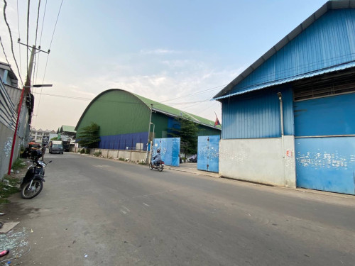 ឃ្លាំងសម្រាប់ជួល​ នៅម្តុំលូប្រាំ​ ស្ទឹងមានជ័យ​