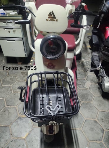 ម៉ូតូអគ្គិសនី