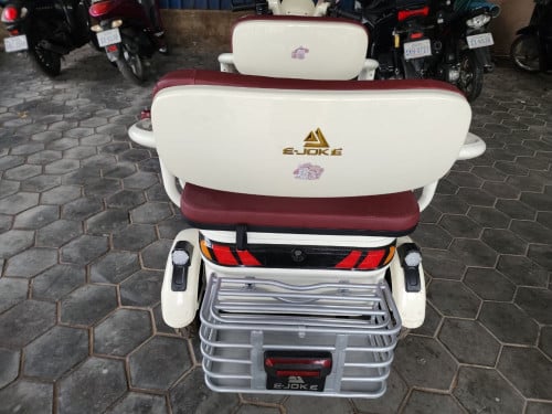 កង់អាគុយអគ្គិសនី