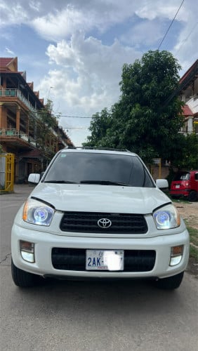 តូយ៉ូតា​រ៉េវហ្វ័រ​ឆ្នាំ​2002ប៉ុង​1