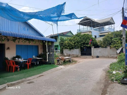 ផ្ទះអាជីវកម្មលក់បន្ទាន់ទីតាំងកៀនស្វាយតម្លៃ29500$ចរចារប្លង់រឹងទំហំផ្ទះ8x12សល់ខាងមុខ2ម៉ែត