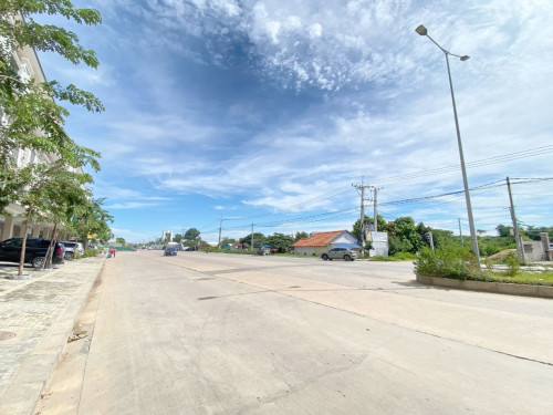 ដីលក់បន្ទាន់!! នៅលើផ្លូវ30mមហាវិថីអង្គរ!!