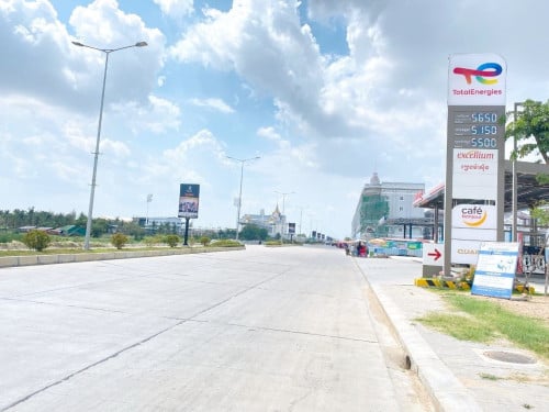 ដីលក់បន្ទាន់ នៅលើផ្លូវ30mមហាវិថីអង្គរ