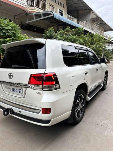 ឡានលក់បន្ទាន់ 29800$ ចរចា