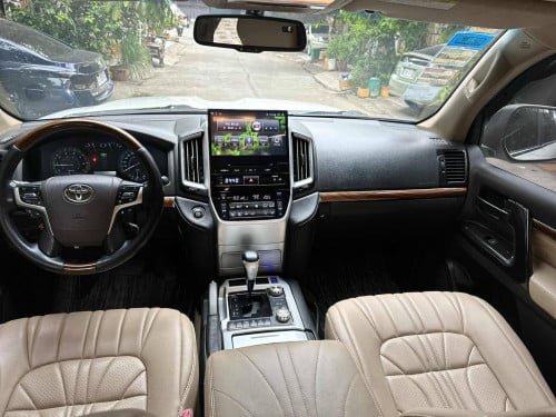 ឡានលក់បន្ទាន់ 29800$ ចរចា