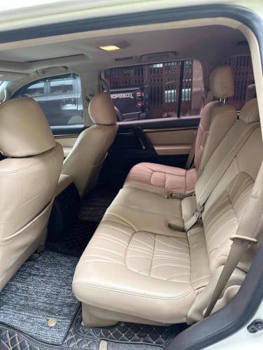 ឡានលក់បន្ទាន់ 29800$ ចរចា