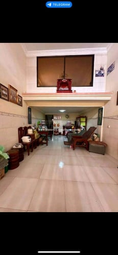 ផ្ទះល្វែងលក់បន្ទាន់តម្លៃក្រោមទីផ្សារ(តម្លៃ៦០០០០$) មានទីតាំងចម្ងាយ 500ម៉ែត្រពីផ្សារទំនើបជីបម៉ុង២៧១។