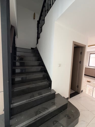 ផ្ទះអជីវកម្មសម្រាប់ជួល500$/ខែ ទីតាំងផ្លូវជាតិលេខ3 ក្នុងបូរីខាសិន