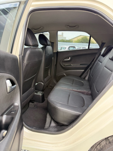 $79,50 Kia Morning ពណ៌ទឹកដោះគោ ថ្មីញាក់