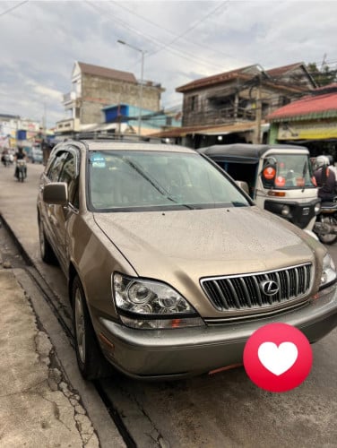 ឡានស្អាត​ Lexus 99 សាំង+ហ្គាស