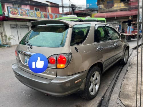 ឡានស្អាត​ Lexus 99 សាំង+ហ្គាស