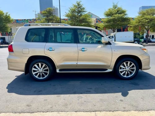ស្តុកថ្មី Lexus Lx 570 2010 ស្ពិច អារ៉ាប់ ធានាឡាន អត់បុក អតកាត់ត អត់ស្ងោរប្តូរពណ៍