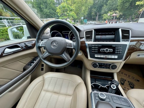 កាត់បានក្តៅMercedes-Ben GL350 2013 ក្រដាស់ពន្ធ
