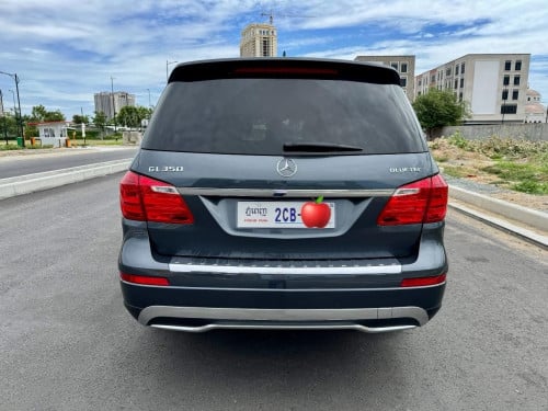 កាត់បានក្តៅMercedes-Ben GL350 V6 ម៉ាស៊ូត Bluetec ឆ្នាំ2014 ថ្មីណាស់ទឹកថ្នាំសុីន1ជុំ