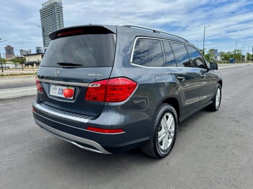 កាត់បានក្តៅMercedes-Ben GL350 V6 ម៉ាស៊ូត Bluetec ឆ្នាំ2014 ថ្មីណាស់ទឹកថ្នាំសុីន1ជុំ