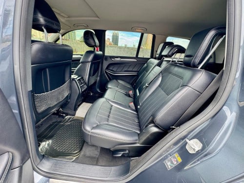 កាត់បានក្តៅMercedes-Ben GL350 V6 ម៉ាស៊ូត Bluetec ឆ្នាំ2014 ថ្មីណាស់ទឹកថ្នាំសុីន1ជុំ