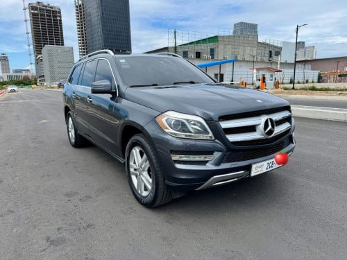 កាត់បានក្តៅMercedes-Ben GL350 V6 ម៉ាស៊ូត Bluetec ឆ្នាំ2014 ថ្មីណាស់ទឹកថ្នាំសុីន1ជុំ