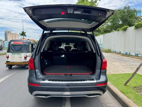 កាត់បានក្តៅMercedes-Ben GL350 V6 ម៉ាស៊ូត Bluetec ឆ្នាំ2014 ថ្មីណាស់ទឹកថ្នាំសុីន1ជុំ
