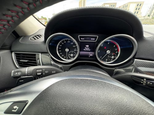 កាត់បានក្តៅMercedes-Ben GL350 V6 ម៉ាស៊ូត Bluetec ឆ្នាំ2014 ថ្មីណាស់ទឹកថ្នាំសុីន1ជុំ