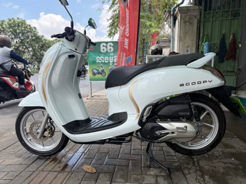 លក់​ scoopy 2021 ម៉ូតូក្រុមហ៊ុន​ ជិះថែណាស់ទឹកថ្នាំនៅសុីនទាំងអស់100%