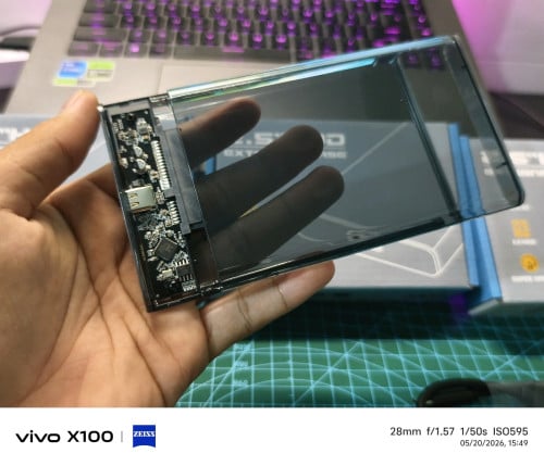 ប្រអប់SSD នឹង HHD