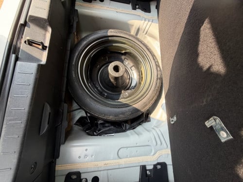 ឡានលក់​ Toyota Vitz 2009 តម្លៃ​ 7500$ ចរចា​ទីតាំងសៀមរាប​