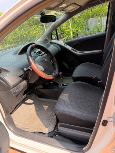 ឡានលក់​ Toyota Vitz 2009 តម្លៃ​ 7500$ ចរចា​ទីតាំងសៀមរាប​