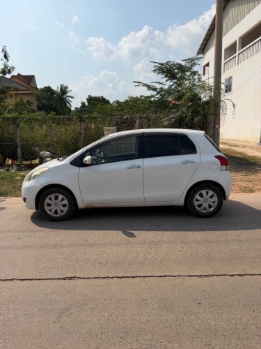 ឡានលក់​ Toyota Vitz 2009 តម្លៃ​ 7500$ ចរចា​ទីតាំងសៀមរាប​