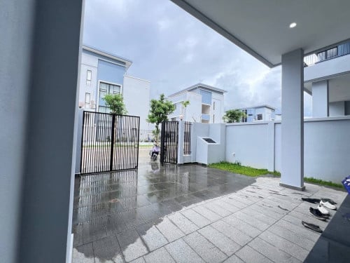 ផ្ទះជួល វីឡាភ្លោះ (Twin Villa) នៅបុរី La Palm Residences គម្រោងទី 2 ខណ្ឌដង្កោ