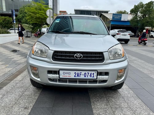❤️️ទេីបរៀបចំហេីយបងៗ​  toyota RAV.4 L បើកដំបូល 2002 ABS . ប៉ុង​.2 ក្នុង ប្រផេះ ឡានស្អាត