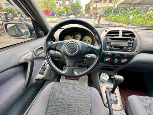 ❤️️ទេីបរៀបចំហេីយបងៗ​  toyota RAV.4 L បើកដំបូល 2002 ABS . ប៉ុង​.2 ក្នុង ប្រផេះ ឡានស្អាត