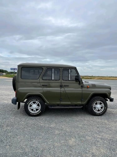 រថយន្ត UAZ original Russia (សាំង)  ឆ្នាំ2023 condition 99%