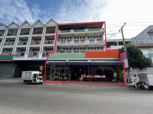 ๐ฆShop House Available for Urgent Sale at a Special Price (Negotiable).