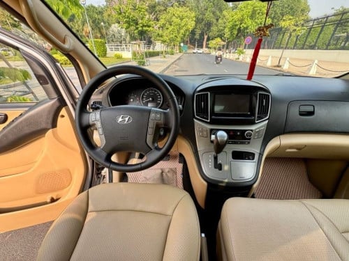 🚘Hyundai H1 2019 full option ឡានក្រុមហ៊ុន សោរ២គ្រាប់🔑🔑ធានាឡានថ្មី មិនបុក កាត់តរ