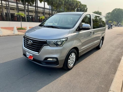 🚘Hyundai H1 2019 full option ឡានក្រុមហ៊ុន សោរ២គ្រាប់🔑🔑ធានាឡានថ្មី មិនបុក កាត់តរ