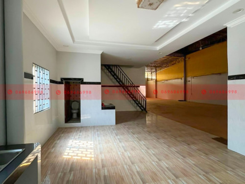 1200 Sqm Warehouse For Lease On A Concrete Road In Krang Thnong Area