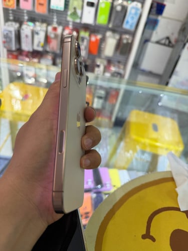 16 Pro max 1T Molde ZA ( Look like new) 99.99%