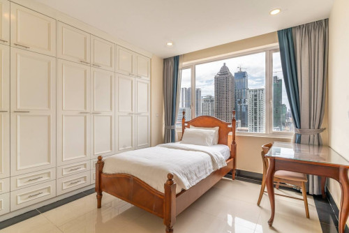 3 bedroom 3 bathroom for Rent in BKK 1