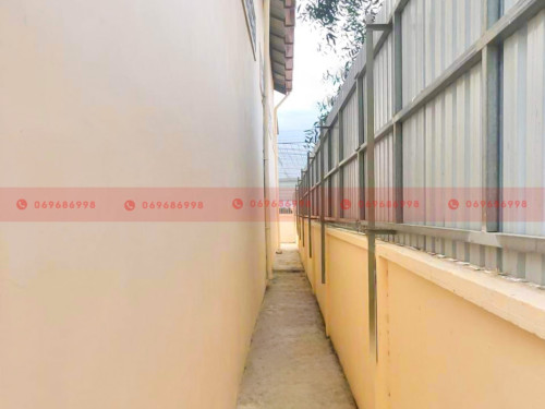 416 Sqm Warehouse For Lease On A Major Road In Krang Thnong, Sen Sok