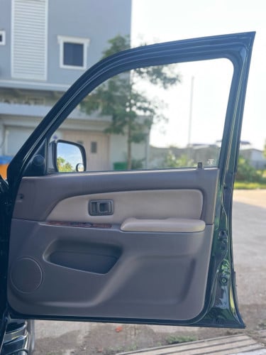 4RUNNER 1998 (ម៉ាសុីន ម៉ាស៊ូត PRADO)