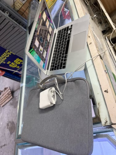 Air (i5/4g/128g) 99%