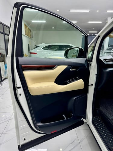ALPHARD 2016